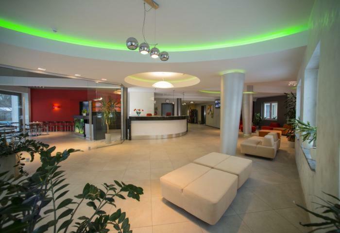 Zem-Tourist Hotel Pustkowo Bagian luar foto