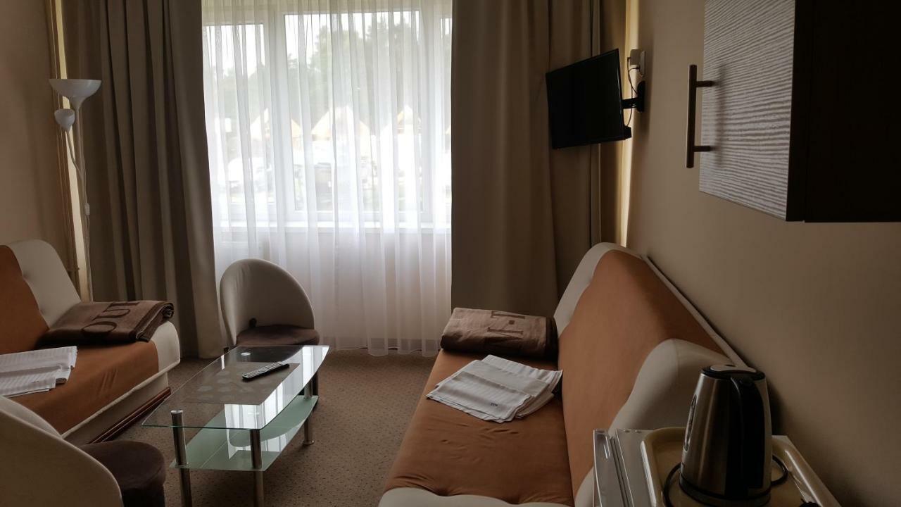 Zem-Tourist Hotel Pustkowo Bagian luar foto